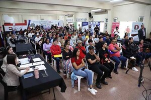 Exitosa jornada de la Expo Empleo en la Gobernación de Alto Paraná | DIARIO PRIMERA PLANA