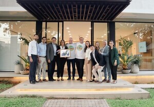 La Qu铆mica Farmac茅utica recibe el Premio Partner of the Year 2024 de Nutricia Worldwide
