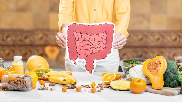 Cáncer de colon: alimentos que podrían causar efectos adversos y cómo prevenirlo