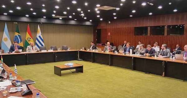 La Nación / Paraguay asumió la presidencia pro tempore del comité intergubernamental de la Hidrovía