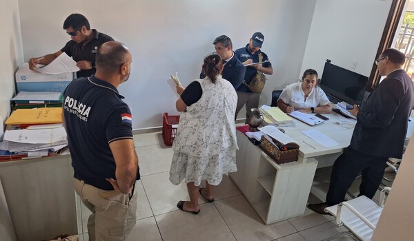 La Fiscalía imputa a 60 personas, entre quienes están jueces, funcionarios y abogados, en caso "Mafia de pagarés".