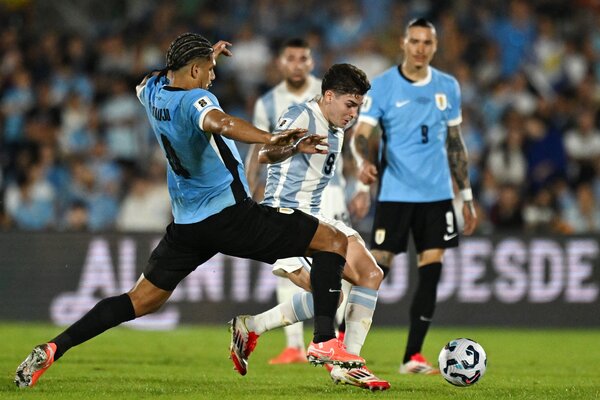 Argentina se quedó con el Clásico del Rio de la Plata - 1000 Noticias
