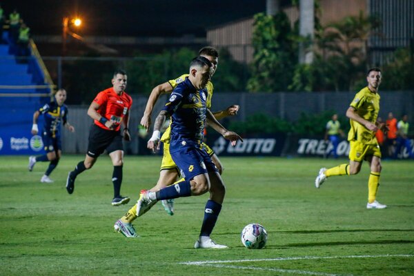 Paridad entre Trinidense y Recoleta FC en el inicio del capítulo diez - 1000 Noticias