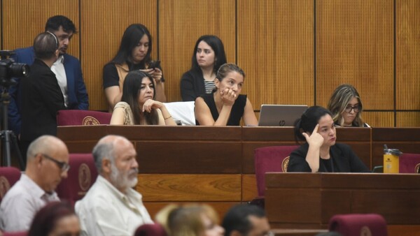 Gremios piden aumentar impuesto al tabaco y advierten negociado