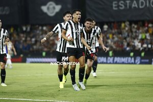 Versus / El líder Libertad quiere seguir en racha visitando Ka'arendy
