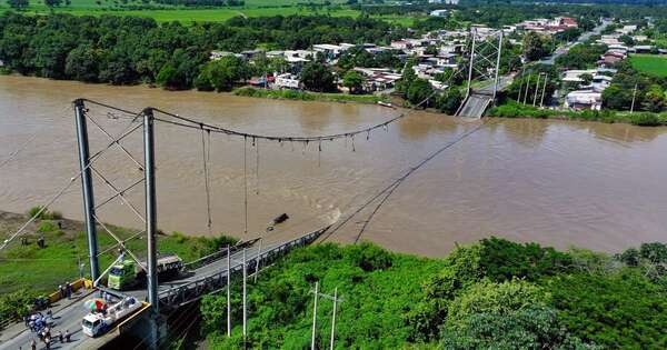 La Nación / Ecuador: sube a cuatro la cifra de muertos por caída de puente