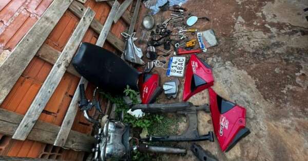 La Nación / Detienen a dueño de taller mecánico y a otras dos personas por robo de motocicleta