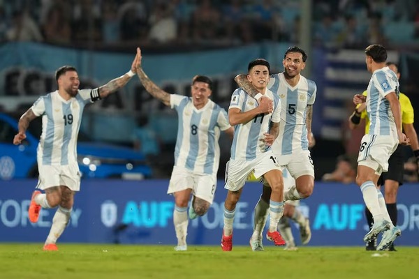 Argentina triunfa en su visita a Montevideo: venció por la mínima a Uruguay - trece