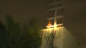Presunto adicto muere electrocutado tras intentar robar cable de la ANDE