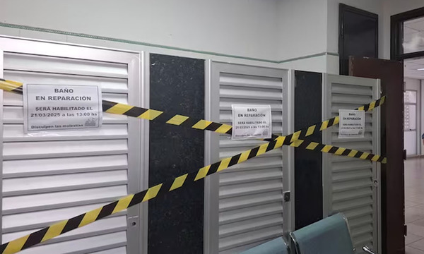 Sanitario femenino del IPS Ingavi, blanco de ataques vandálicos - OviedoPress