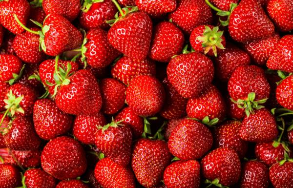 Oro rojo: la fruta con más vitamina C que la naranja que protege contra el envejecimiento