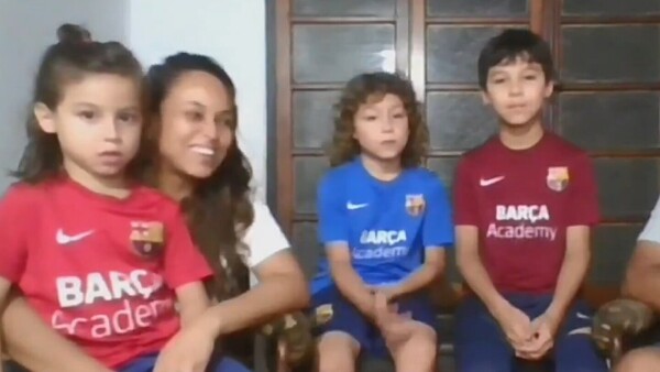 Barcelona invita a tres hermanos para ir a la Masia y padres piden apoyo económico para viajar