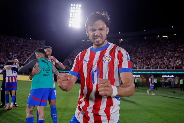 Versus / Romero se rinde ante Alfaro: "Nos devolvió esa garra guaraní"