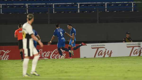 Nacional sorprende a Olimpia y lo aleja de la punta