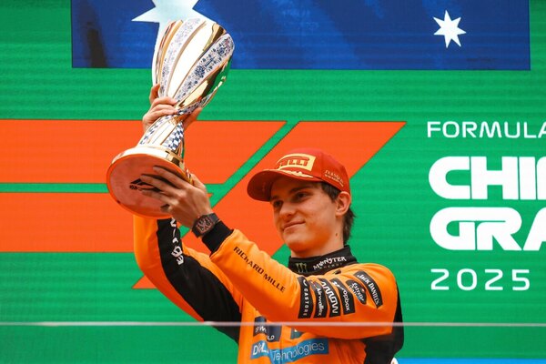 Versus / Piastri gana el GP de China por delante de Norris en un doblete de McLaren