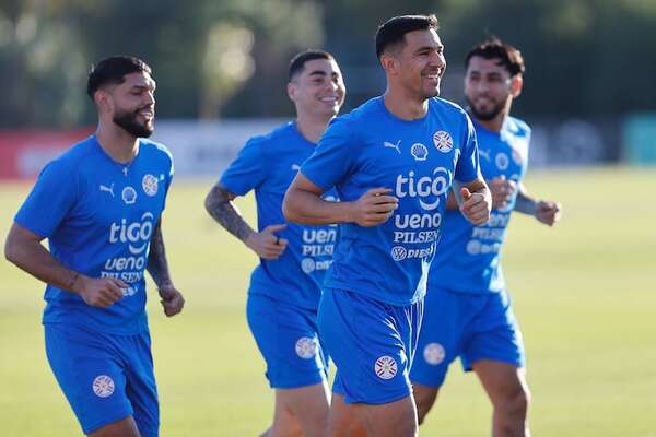 Albirroja: Balbuena y Romero vaticinan un partido difícil ante Colombia, adonde viajan con “humildad” - Selección Paraguaya - ABC Color