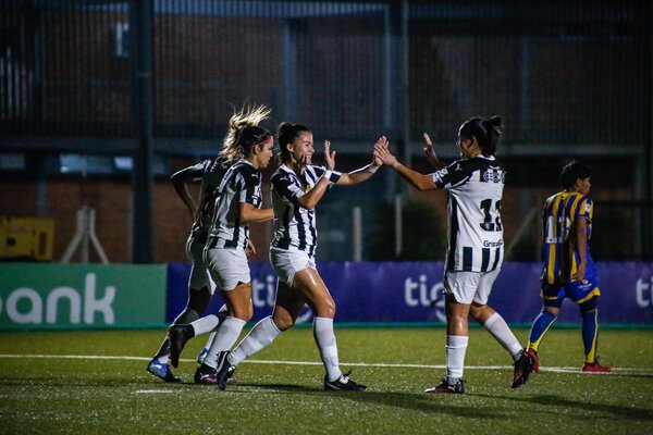 Libertad goleó a Sportivo Luqueño y se mantiene al acecho de las punteras - 1000 Noticias