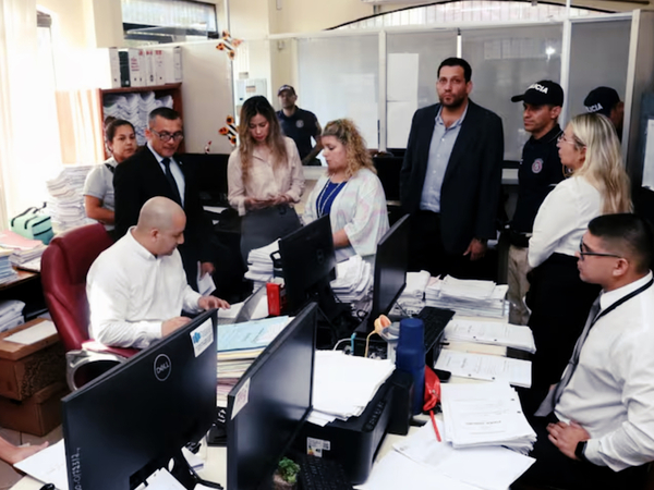 Imputan a 63 por mafia de pagarés