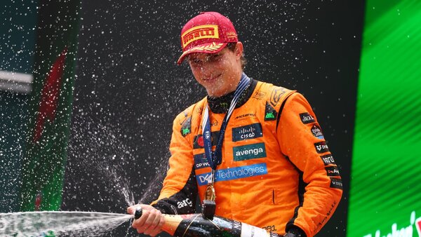 Oscar Piastri gana el Gran Premio de China