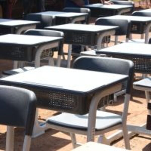 Gobierno del Paraguay inicia entrega de 330.000 mobiliarios escolares nuevos para escuelas en distritos priorizados :: Presidencia de la República del Paraguay
