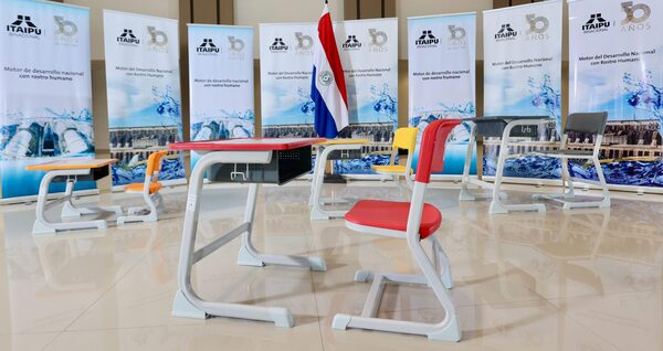 Gobierno inicia la distribución de 330.000 mobiliarios a escuelas de distritos priorizados - .::Agencia IP::.