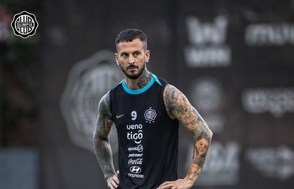 Olimpia: Darío Benedetto no llega para el debut copero