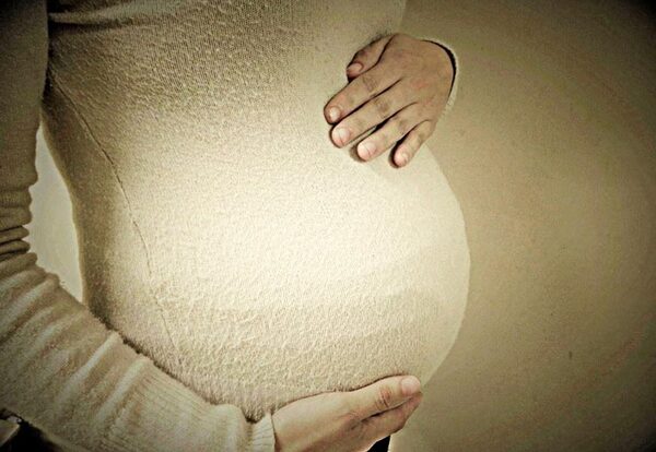 Condenan a un hombre a 6 años por asaltar y herir a una embarazada