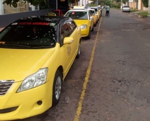 El futuro incierto de las paradas de taxi en Asunción