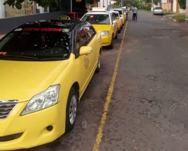 El futuro incierto de las paradas de taxi en Asunción