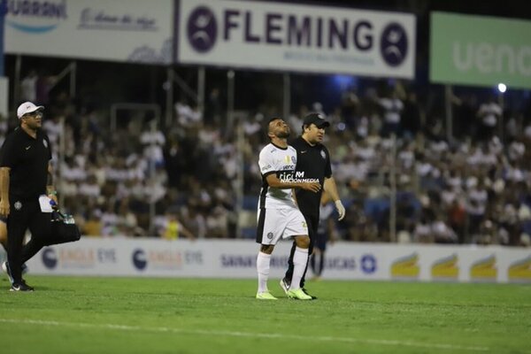 ¿Decisión excesiva? Olimpia rescindió contrato con un pelotero por insólito penal