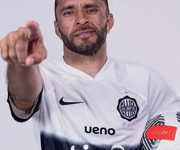 Olimpia rescinde contrato a Bareiro tras alevoso penal