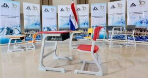Gobierno inició la distribución de los 330.000 mobiliarios escolares