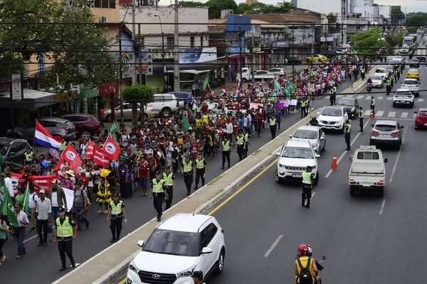 Peña enfrenta esta semana la indignación ciudadana por atropellos y corrupción - Política - ABC Color
