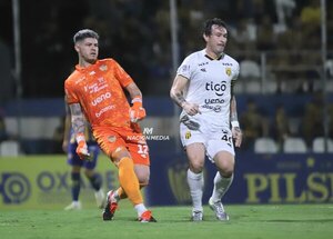 Versus / Aguilar y otro error que le cuesta caro al Sportivo Luqueño