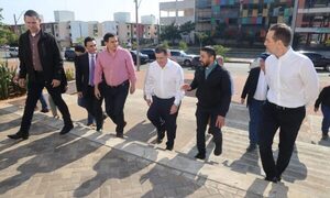 Después de seis años: Horacio Cartes sale del país y se dirige a Israel
