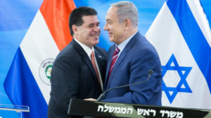 Seis años después, Horacio Cartes sale de Paraguay para asistir a un seminario en Israel