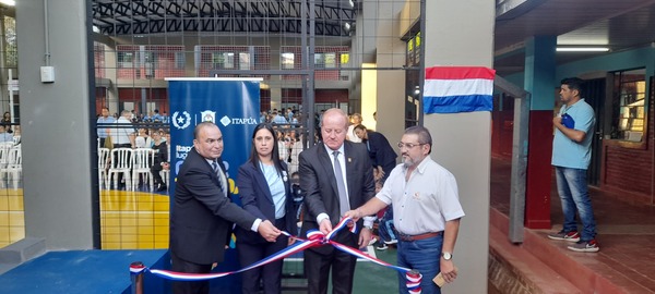Se inauguran importantes obras en la Escuela Básica N° 3152 y el Colegio Nacional "María Auxiliadora" en Encarnación
