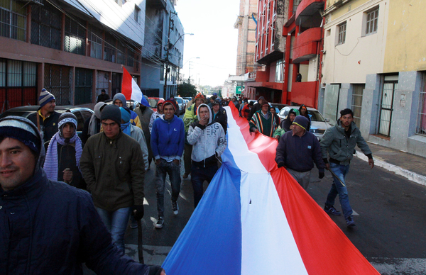 Policía Nacional garantiza seguridad y libre tránsito durante manifestaciones en Asunción - El Trueno