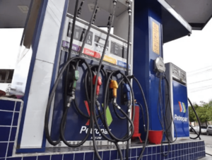 Petropar disminuyó precios de combustibles tras reducción internacional · Radio Monumental 1080 AM