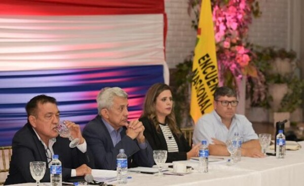 Instan a unir fuerzas para fortalecer la democracia