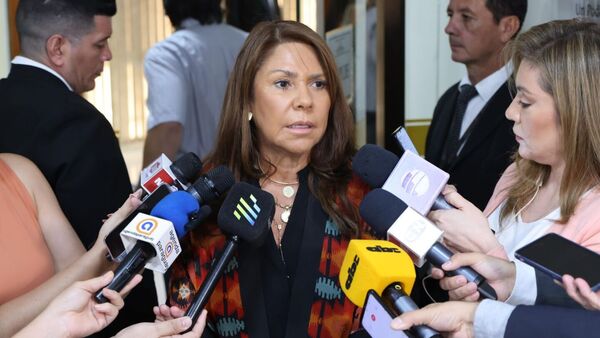 Celeste ironiza sobre viaje de Cartes a Israel: "Me gustaría escuchar su disertación antiterrorismo"