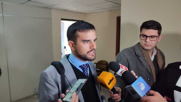 Abogado aclara situación de Claudia Guillén y su padre tras sobreseimiento - PDS RADIO Y TV