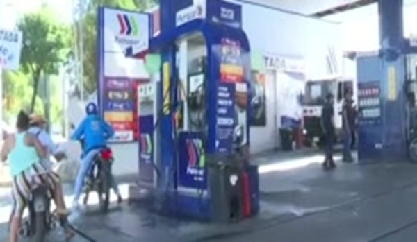 Gobierno anuncia nueva baja de G. 300 en todos los combustibles de Petropar - SNT
