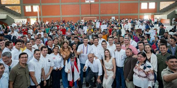 Entrega de títulos de propiedad en Coronel Oviedo marca un hito histórico para familias campesinas - El Trueno