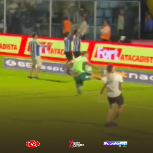 FUTBOLISTA PARAGUAYO PROTAGONIZA UNA BRUTAL AGRESIÓN CONTRA UN AFICIONADO - TVS
