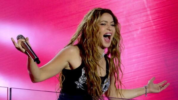 Shakira celebra un año de 'Las mujeres ya no lloran'
