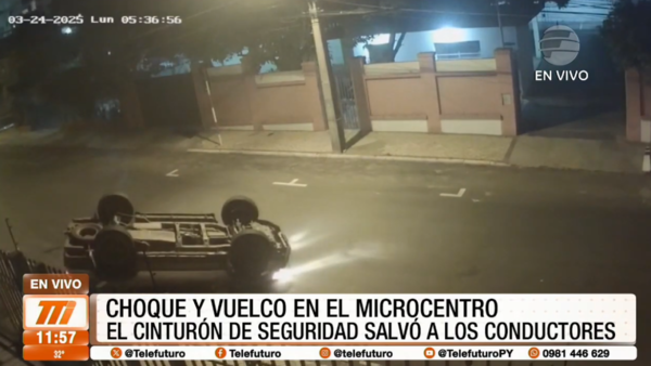 Choque y vuelco en el microcentro de Asunción