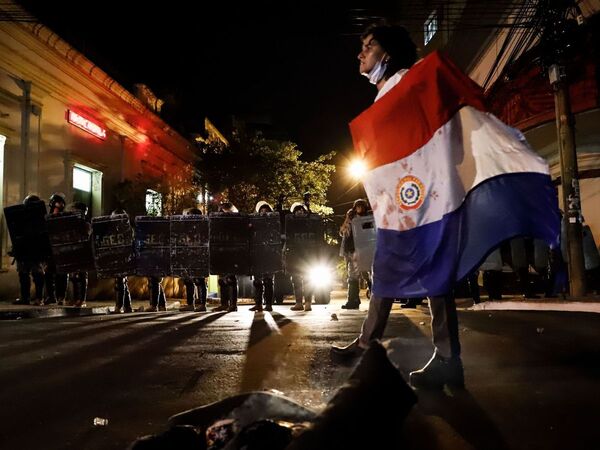 Gran despliegue policial en Asunci贸n por protestas convocadas por sectores opositores y sociales