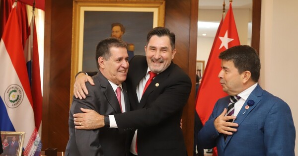 Chapú Fernández pierde el liderazgo de las seccionales y las bases de Ñemby piden la renuncia de Cartes