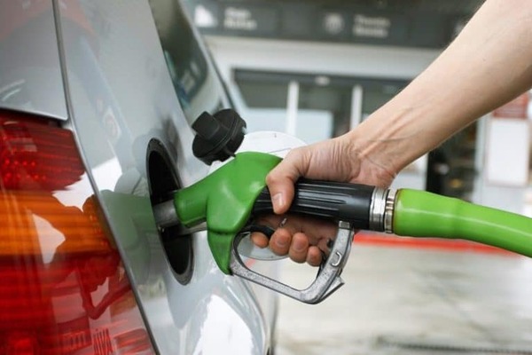 La política de reducción de precios de combustibles. Un impulso económico con matices | Editorial | 5Días